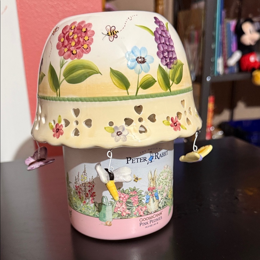 Home Interior’s Floral/butterfly and bees lamp for candles Pastel Yellow & Pink